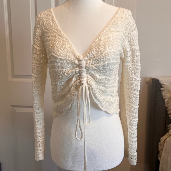 Newbury Kustom Sweaters - Knit beachy crop top, Size S. Cinch-front